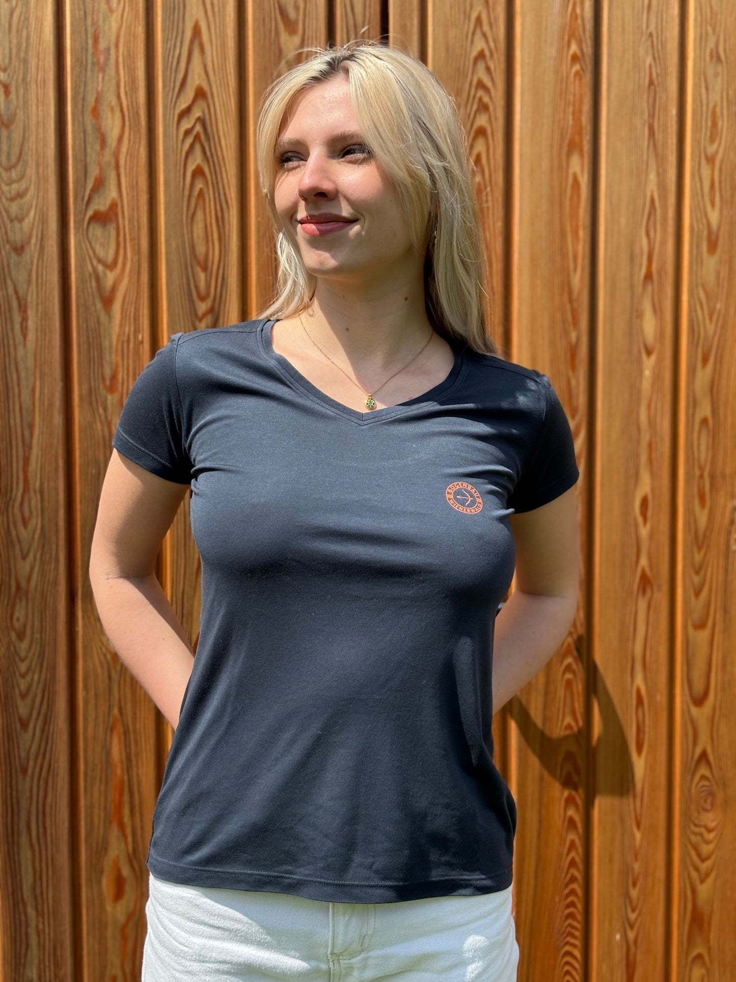Funktions- Damen V-Shirt aus Holz