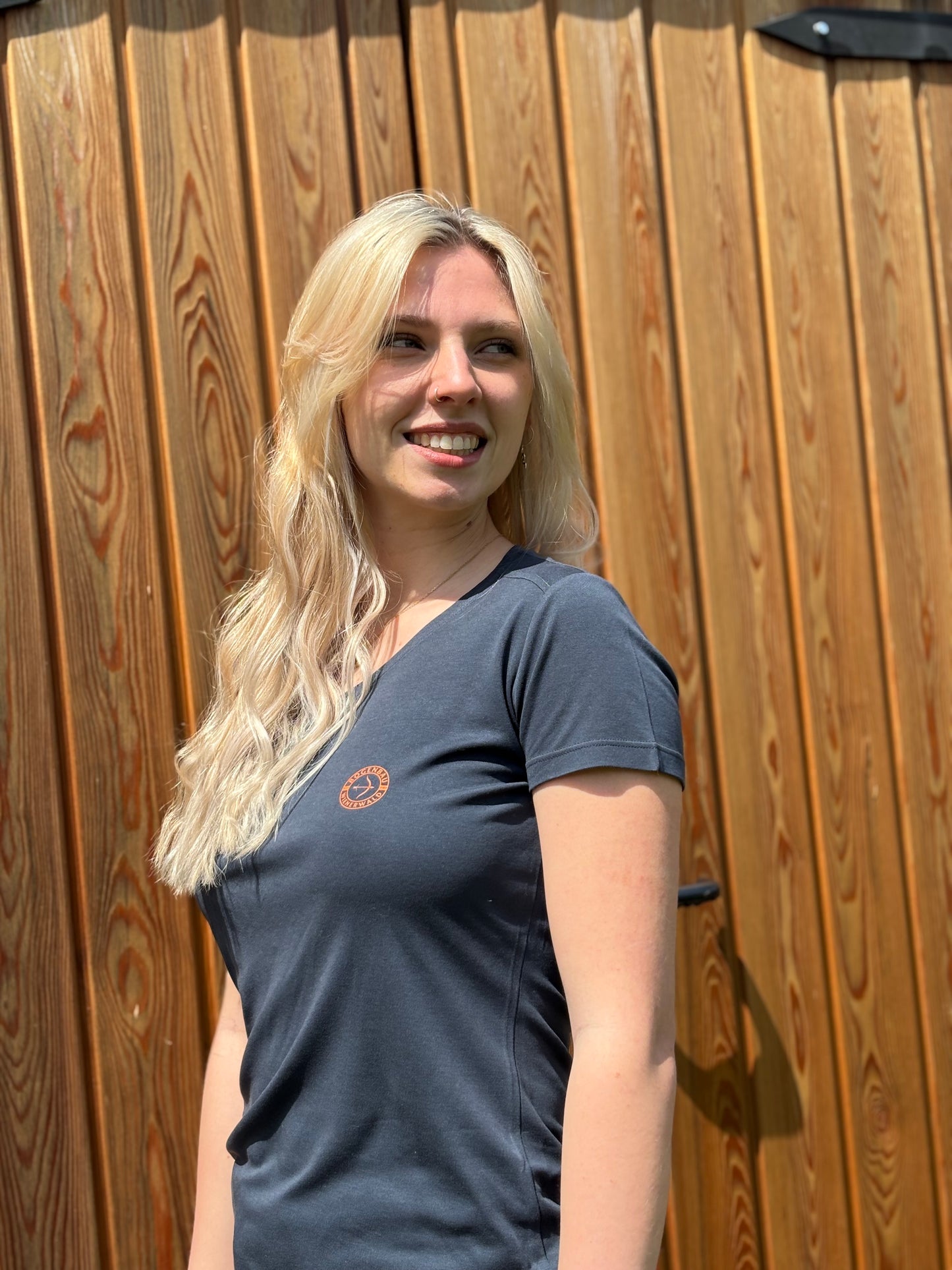Funktions- Damen V-Shirt aus Holz